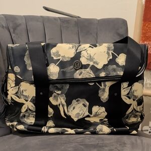 Lululemon Flowin With My Omies Gym Bag  Yoga ... Black /Cream Floral